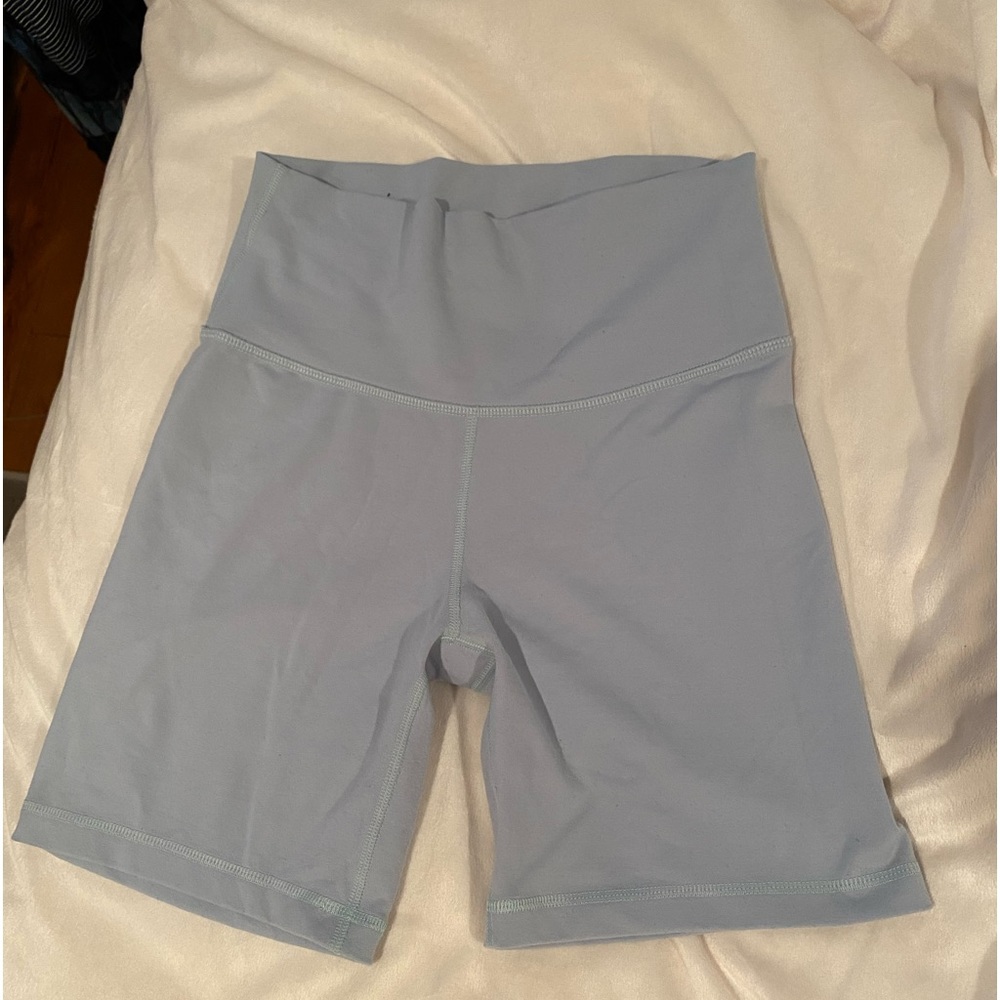 Aritiza biker shorts. 10/10 conditions. never worn. no tags